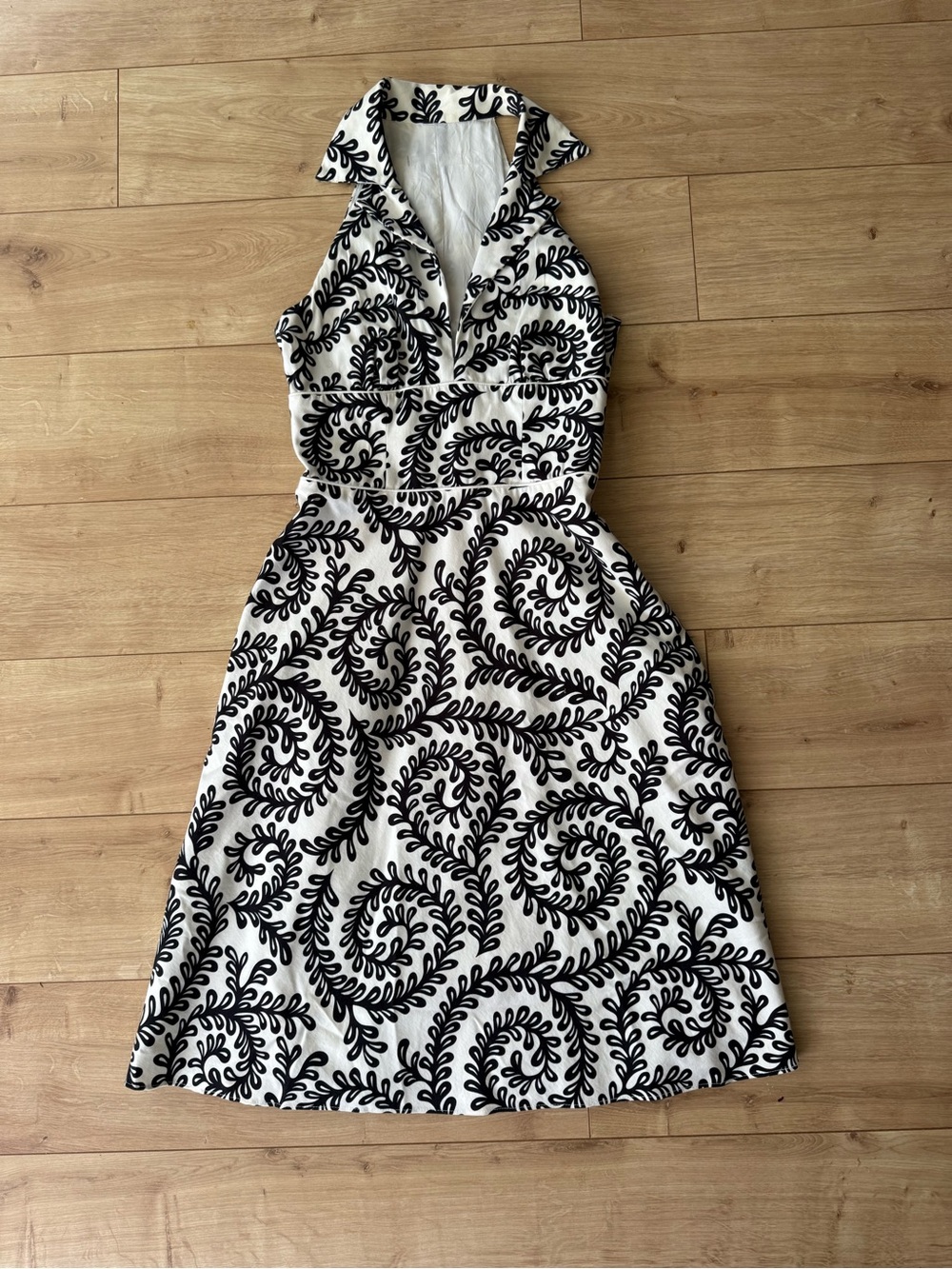 LaunHy by Shelli Segal Black White Fit Flare Halter Dress Scroll Print Size 4